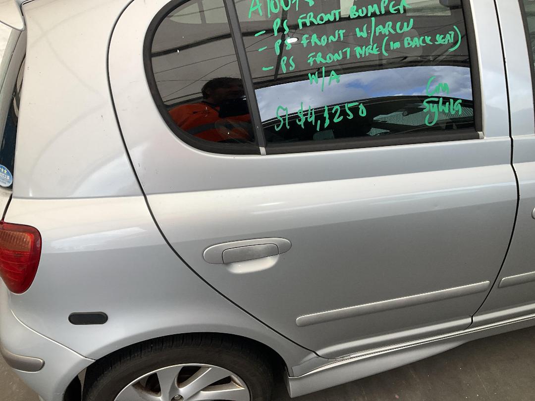 Photo '14' of Toyota Vitz