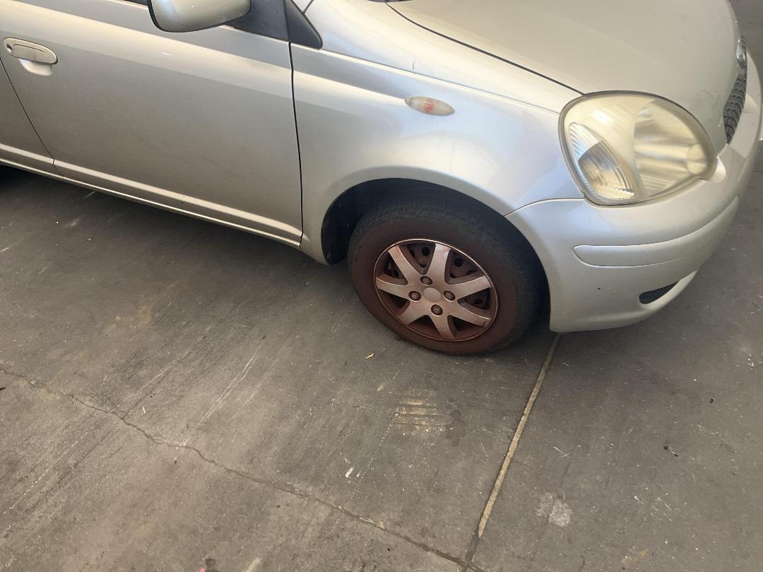 Photo '2' of Toyota Vitz