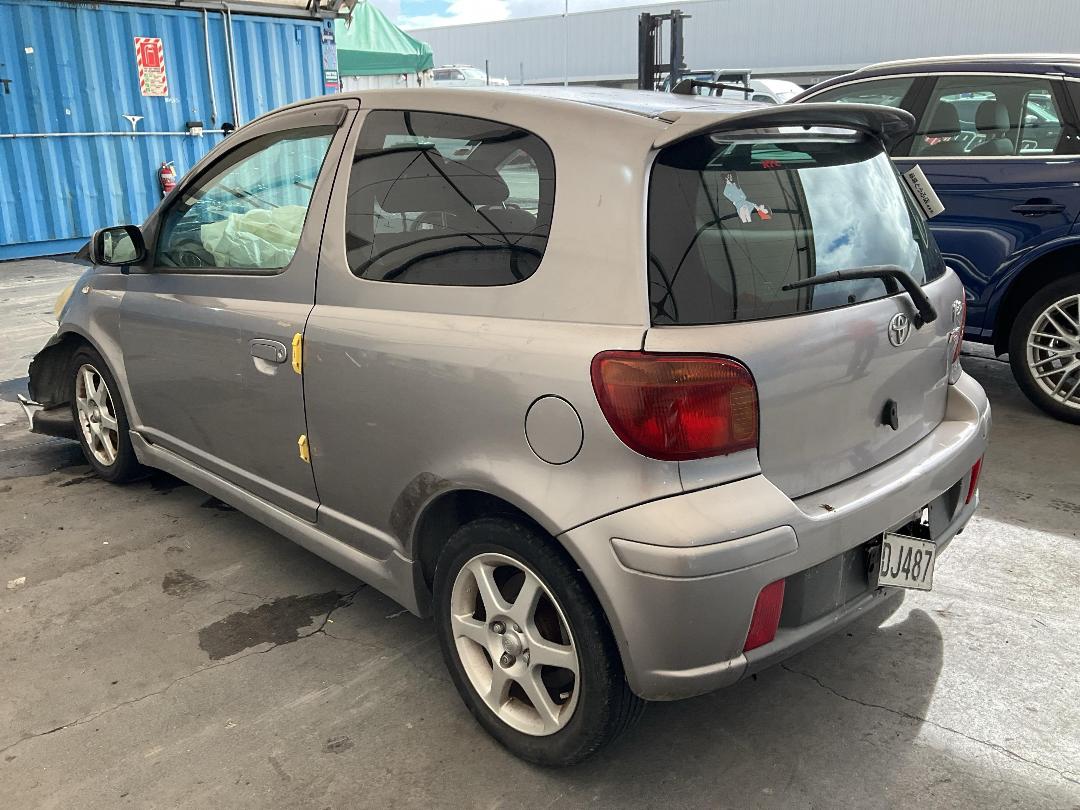 Photo '4' of Toyota Vitz