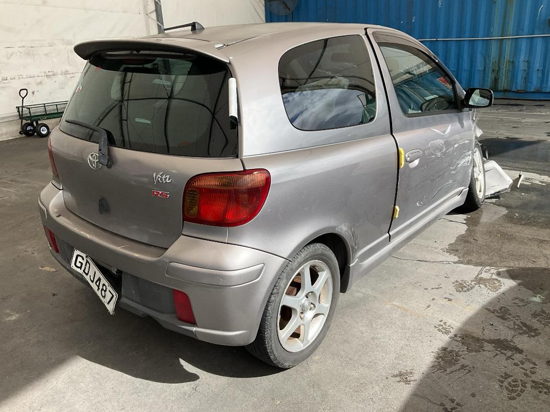 Photo '6' of Toyota Vitz