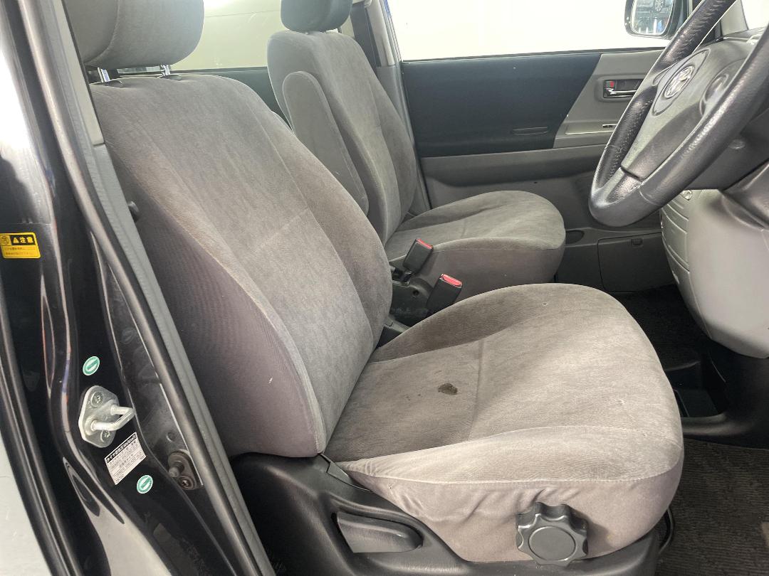 Photo '16' of Toyota Voxy