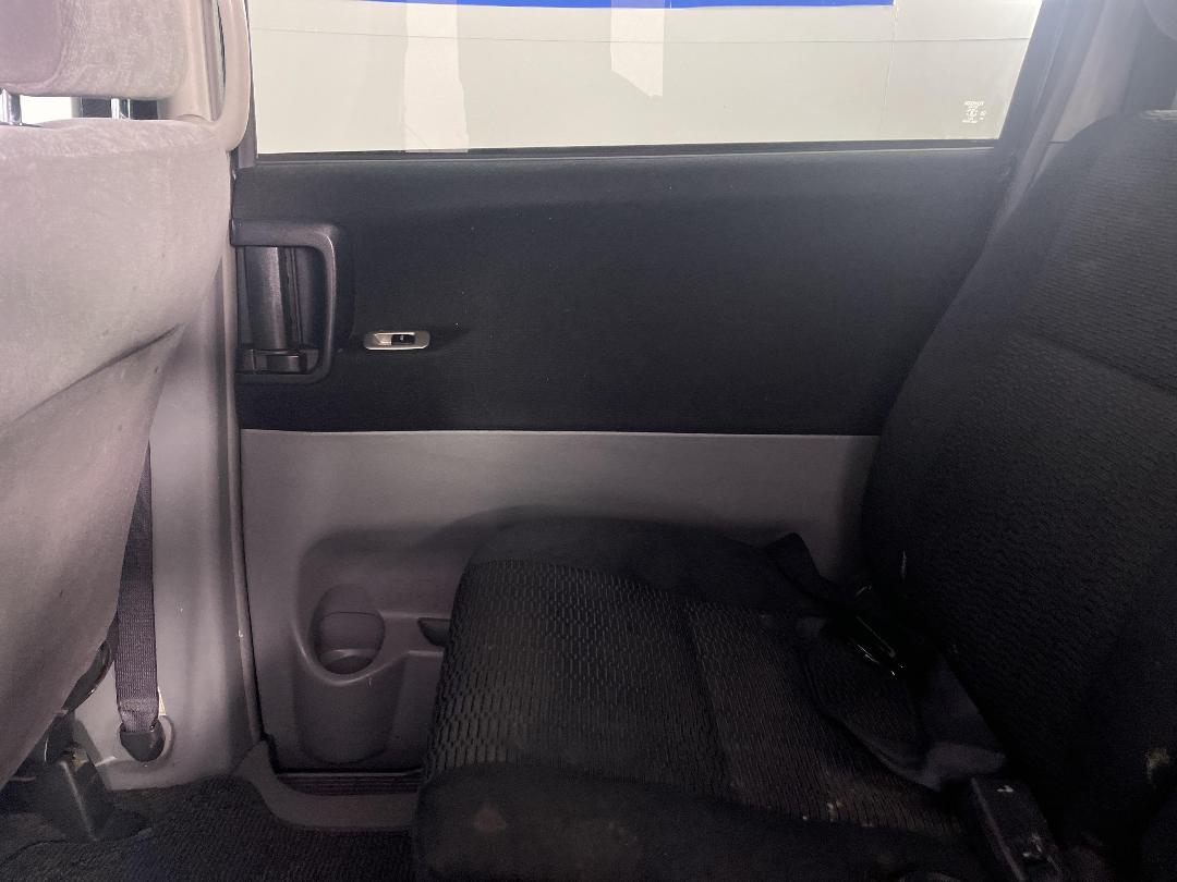 Photo '19' of Toyota Voxy