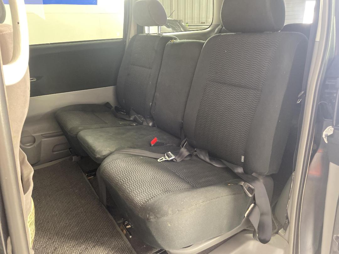 Photo '20' of Toyota Voxy