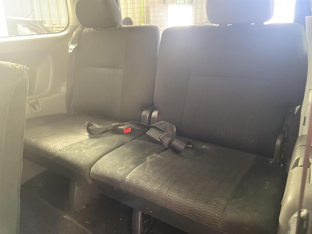 Photo '23' of Toyota Voxy