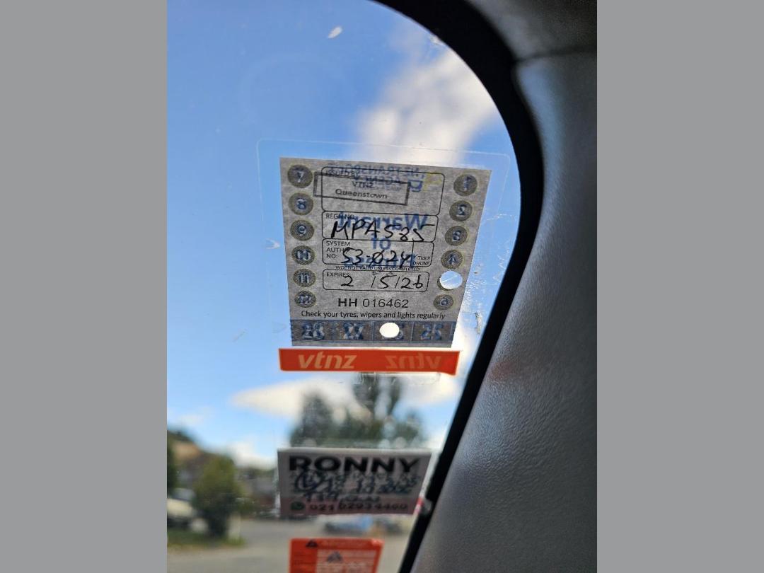 Photo '6' of Toyota Voxy