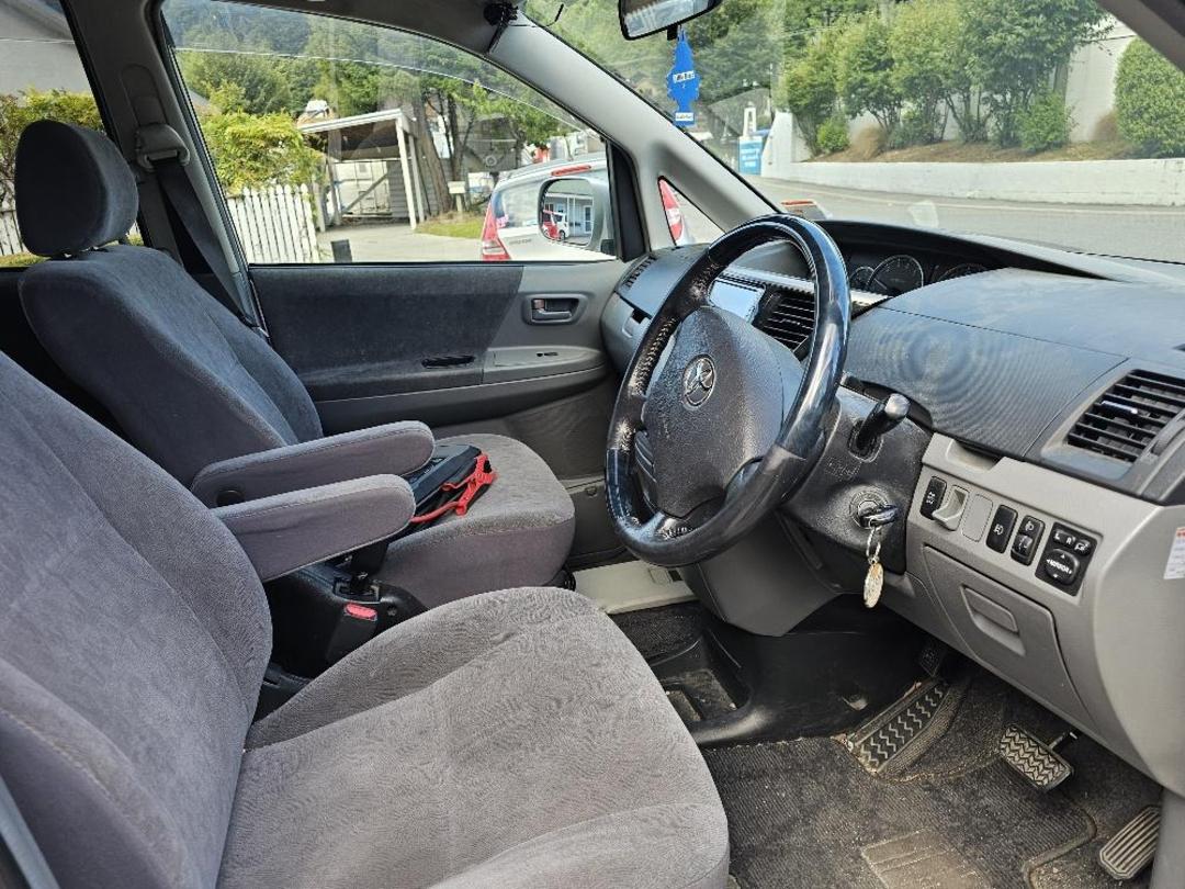 Photo '15' of Toyota Voxy