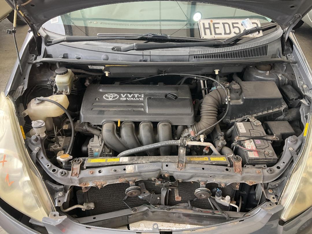 Photo '33' of Toyota Wish