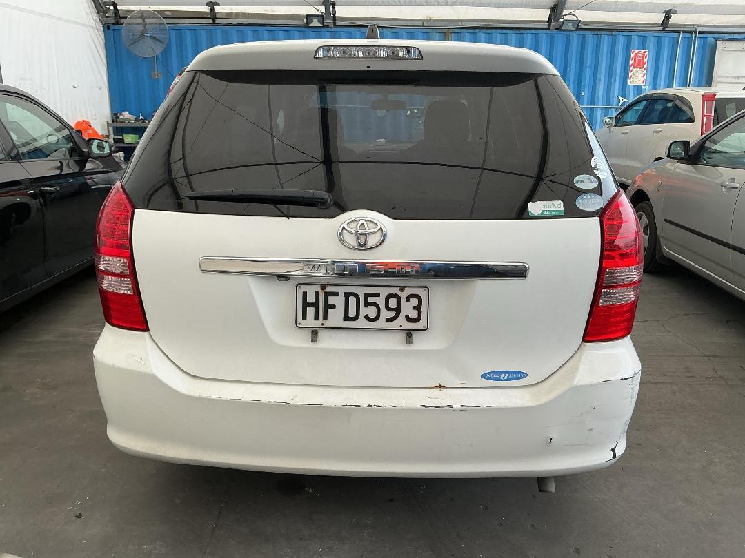 Photo '11' of Toyota Wish Photo '11' of Toyota Wish