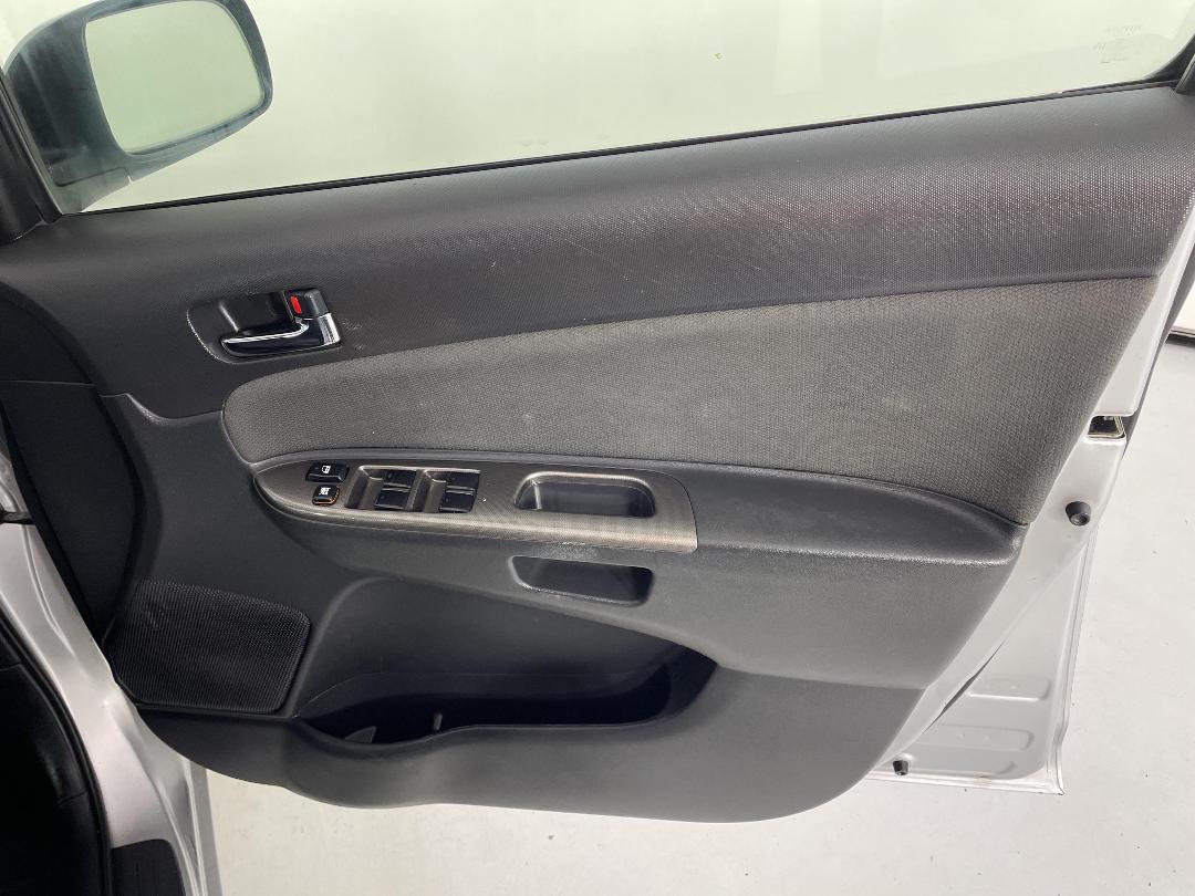 Photo '15' of Toyota Wish Photo '15' of Toyota Wish