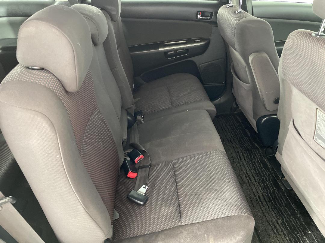 Photo '20' of Toyota Wish Photo '20' of Toyota Wish