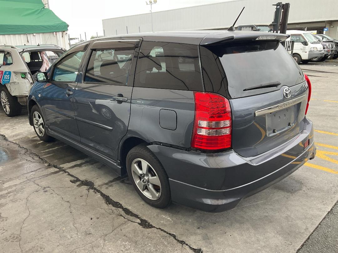 Photo '13' of Toyota Wish Photo '13' of Toyota Wish