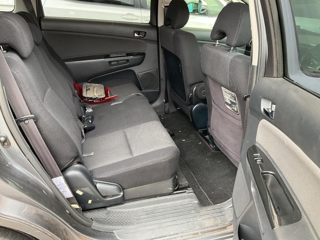 Photo '21' of Toyota Wish Photo '21' of Toyota Wish