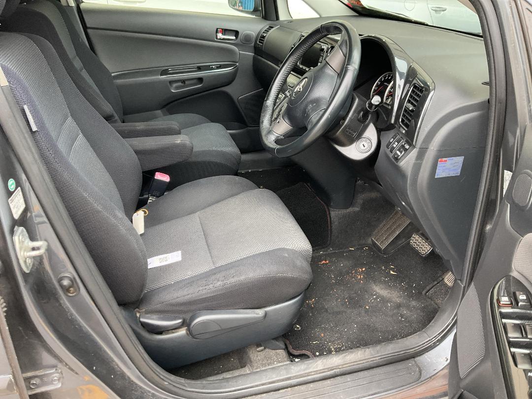 Photo '22' of Toyota Wish Photo '22' of Toyota Wish