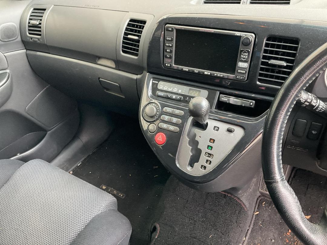 Photo '25' of Toyota Wish Photo '25' of Toyota Wish