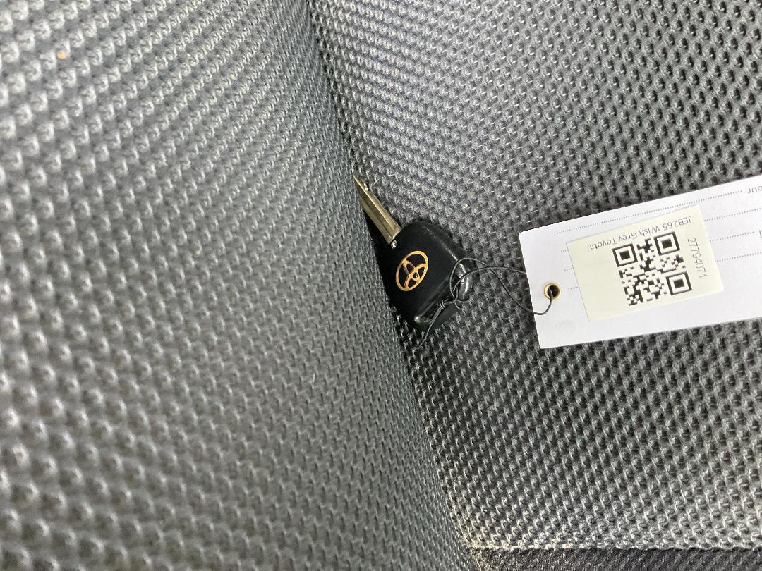 Photo '26' of Toyota Wish Photo '26' of Toyota Wish