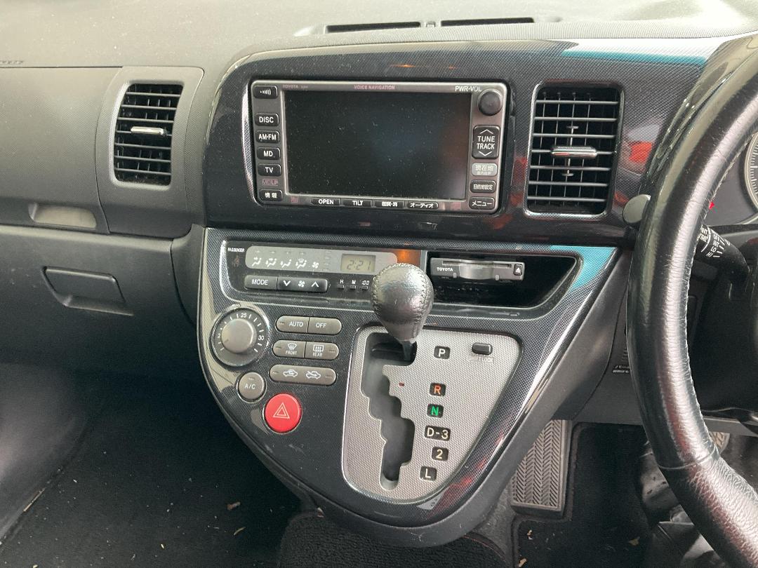 Photo '27' of Toyota Wish Photo '27' of Toyota Wish