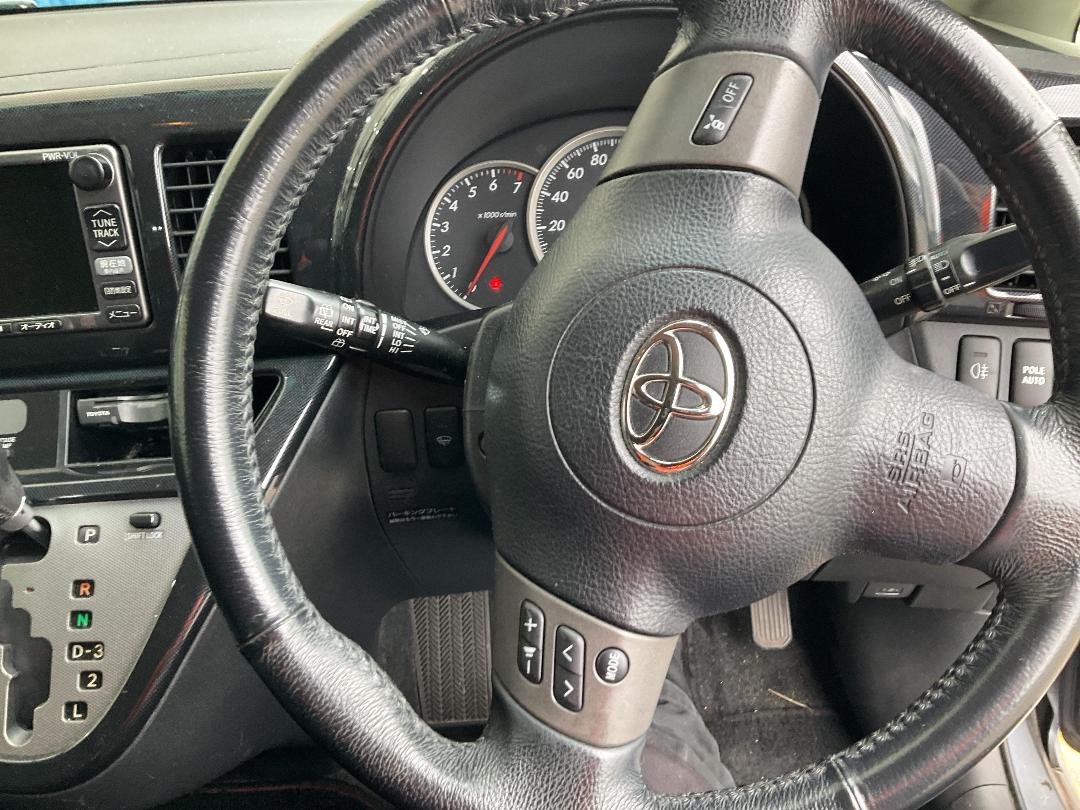 Photo '28' of Toyota Wish Photo '28' of Toyota Wish