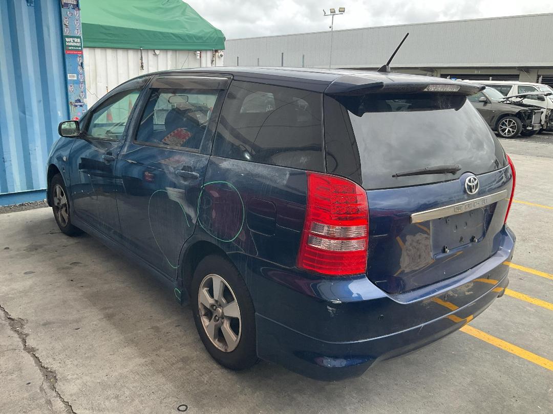 Photo '16' of Toyota Wish Photo '16' of Toyota Wish