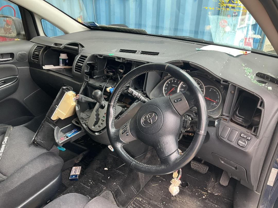 Photo '27' of Toyota Wish Photo '27' of Toyota Wish