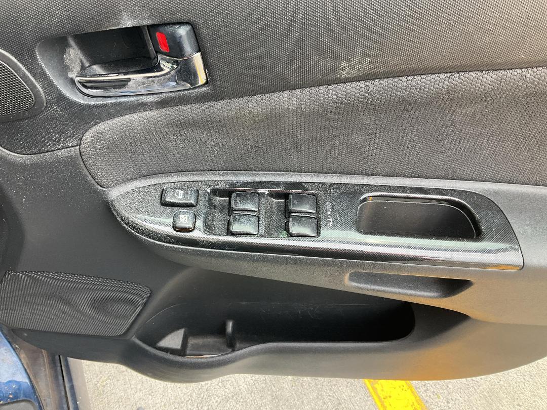 Photo '29' of Toyota Wish Photo '29' of Toyota Wish