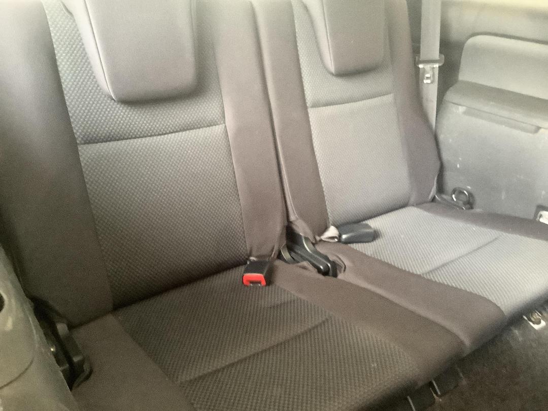 Photo '10' of Toyota Wish Photo '10' of Toyota Wish