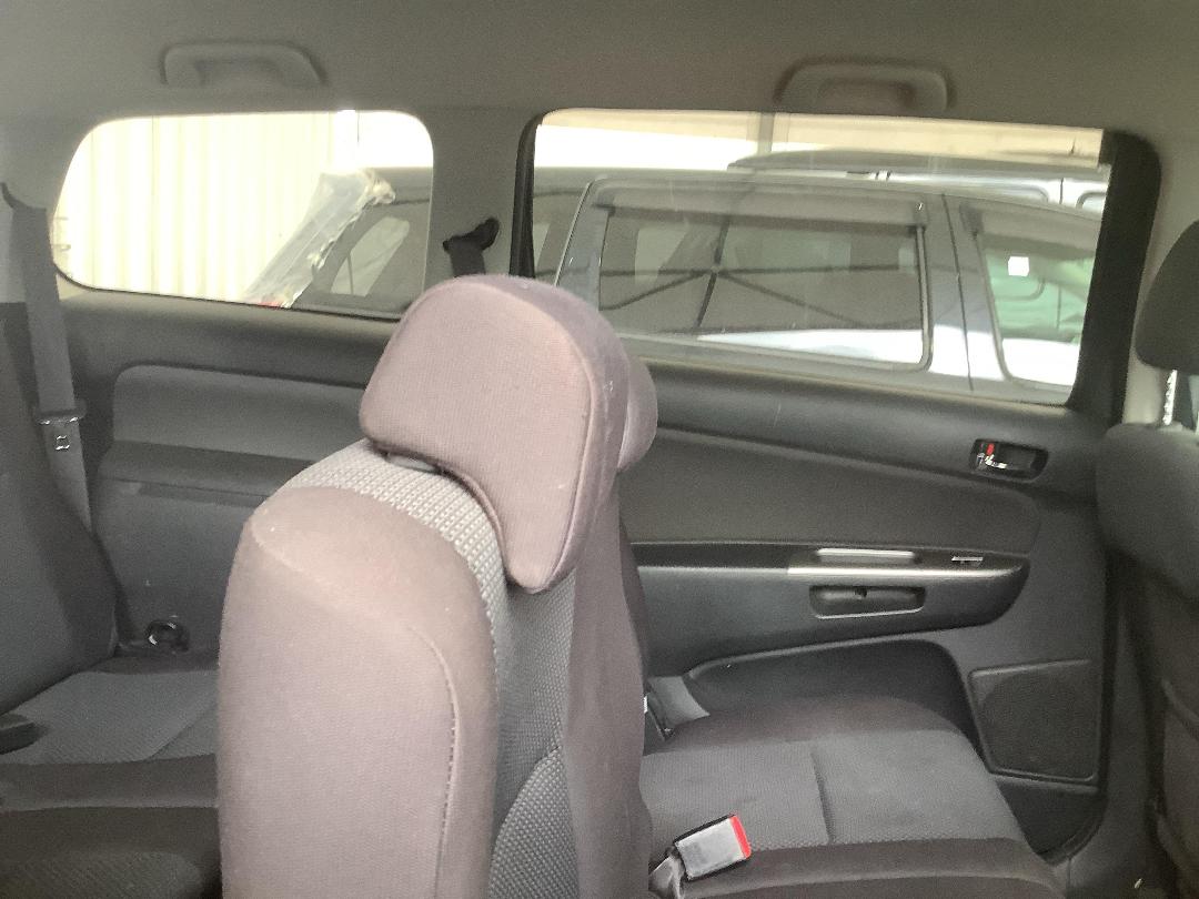 Photo '13' of Toyota Wish Photo '13' of Toyota Wish