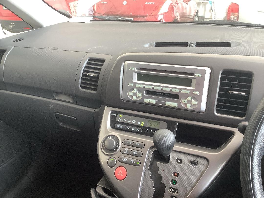 Photo '18' of Toyota Wish Photo '18' of Toyota Wish