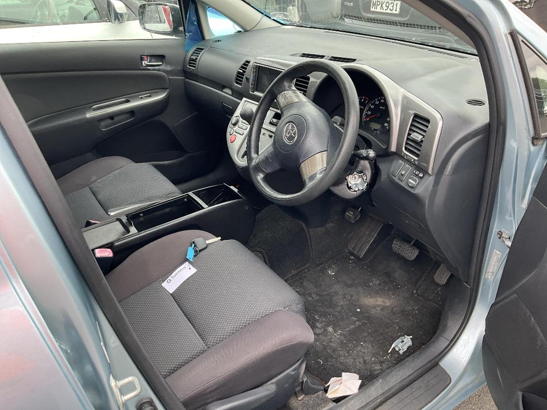 Photo '13' of Toyota Wish