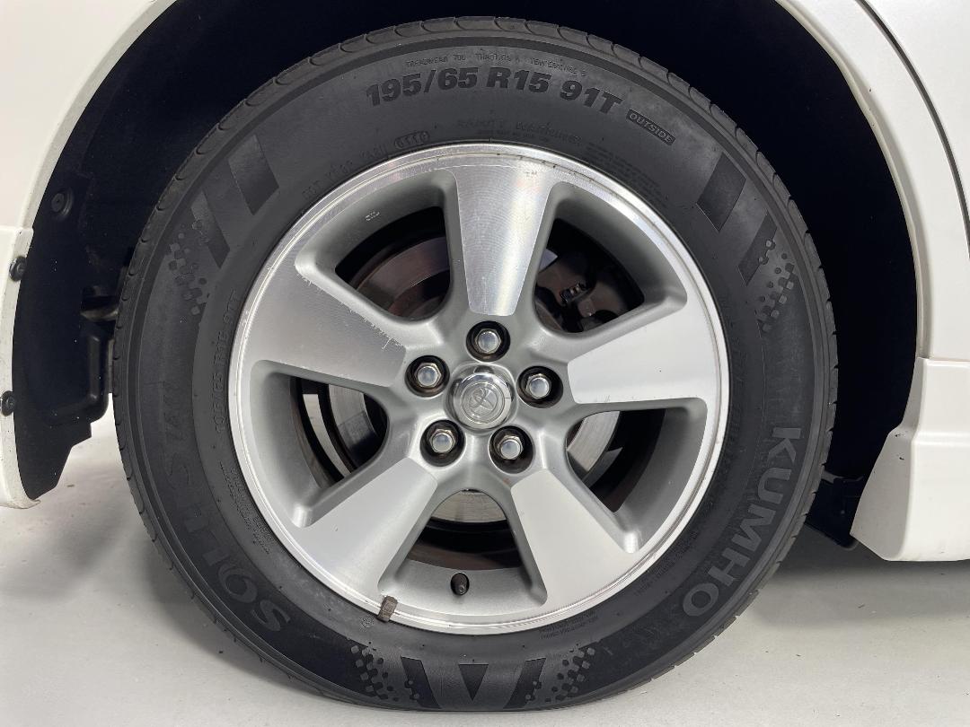 Photo '12' of Toyota Wish