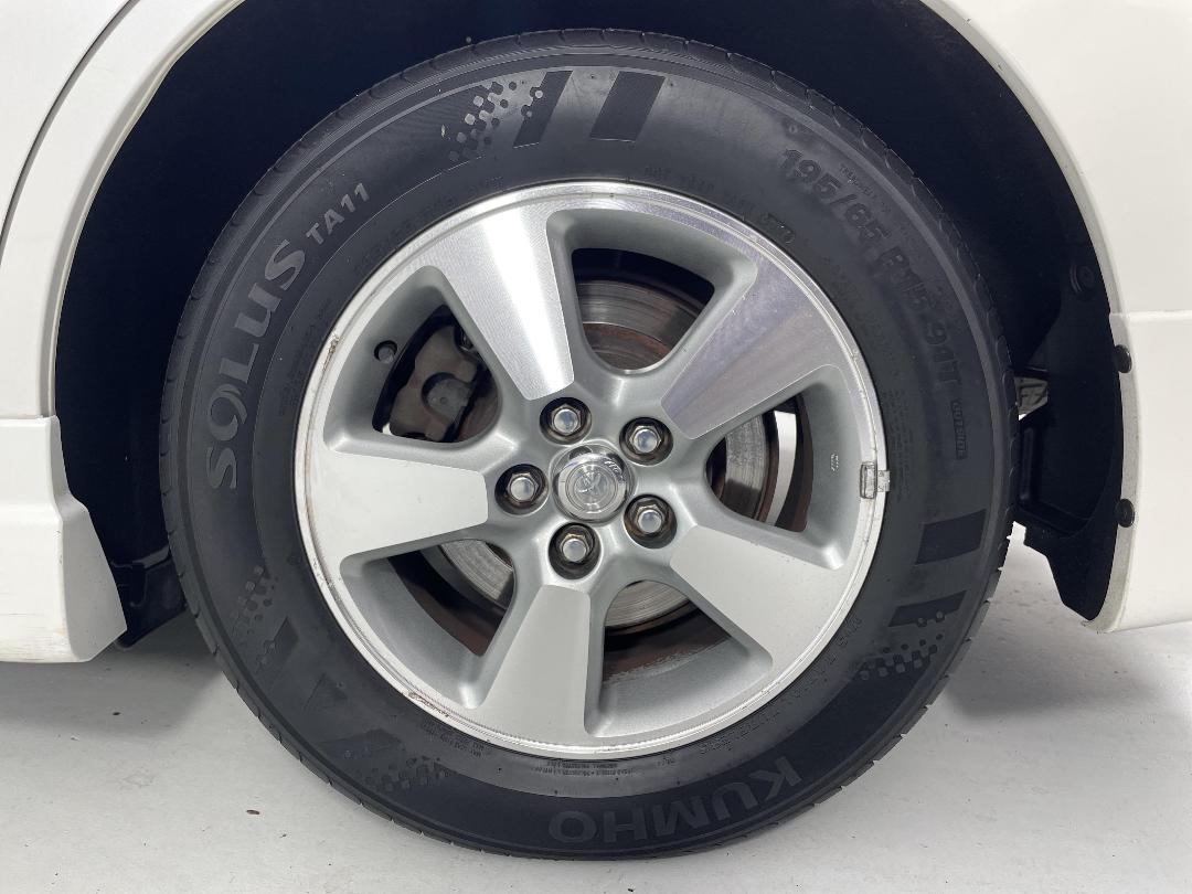 Photo '11' of Toyota Wish