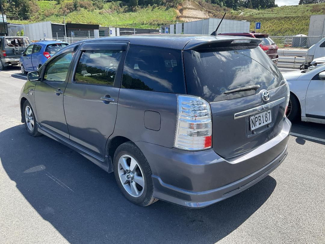 Photo '3' of Toyota Wish Photo '3' of Toyota Wish