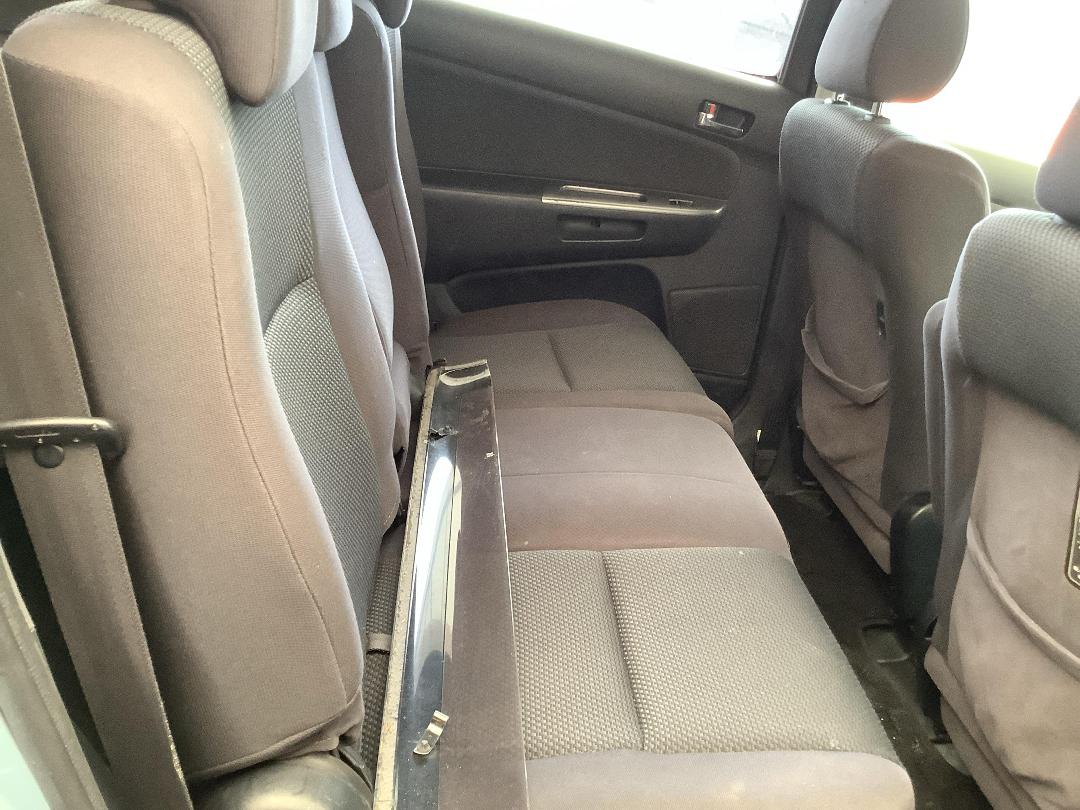 Photo '10' of Toyota Wish Photo '10' of Toyota Wish