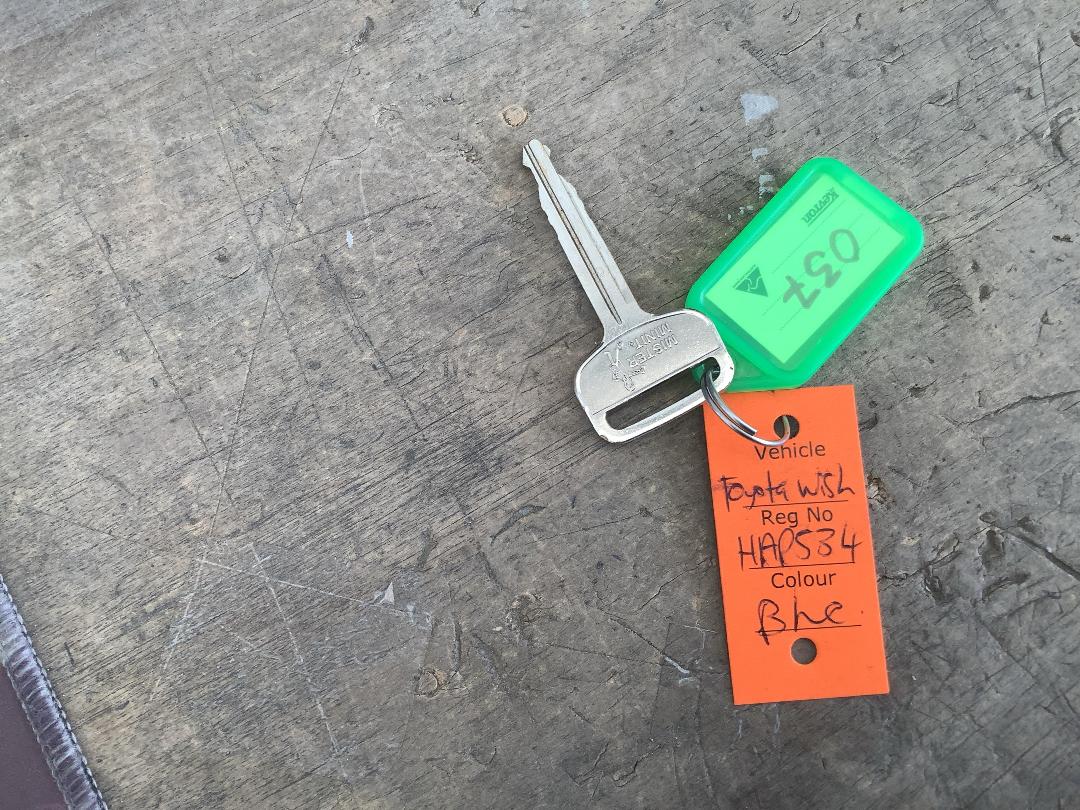 Photo '19' of Toyota Wish Photo '19' of Toyota Wish