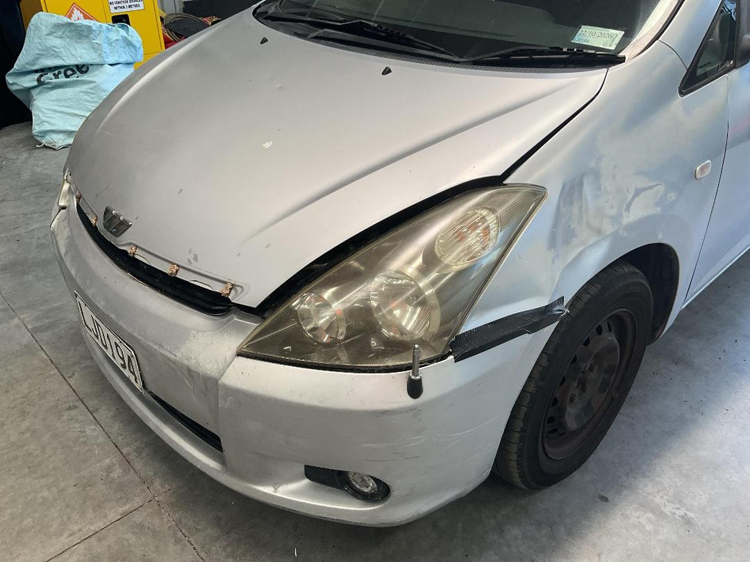 Photo '16' of Toyota Wish Photo '16' of Toyota Wish
