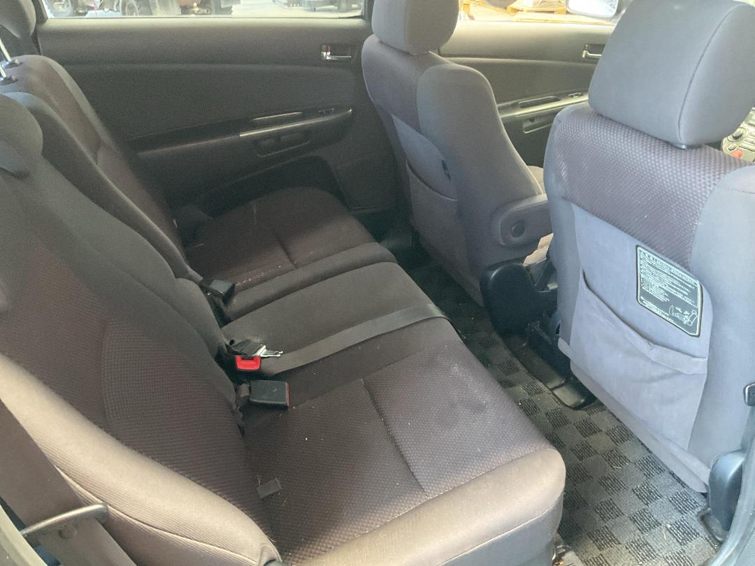 Photo '20' of Toyota Wish Photo '20' of Toyota Wish