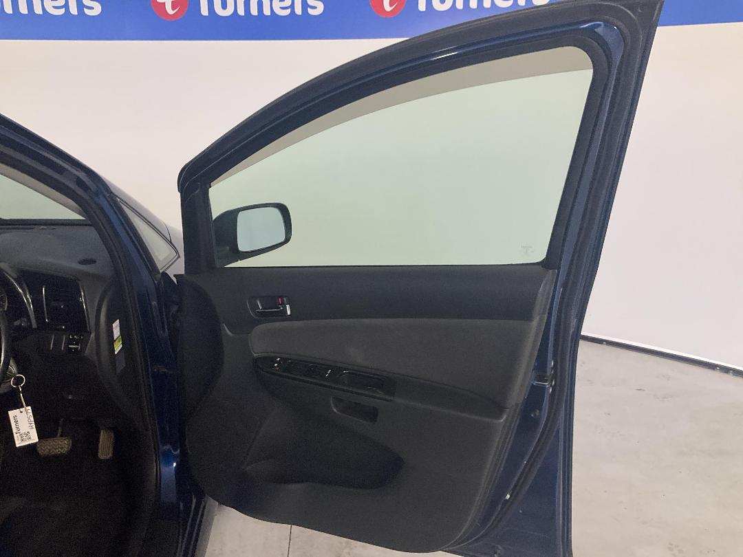 Photo '15' of Toyota Wish