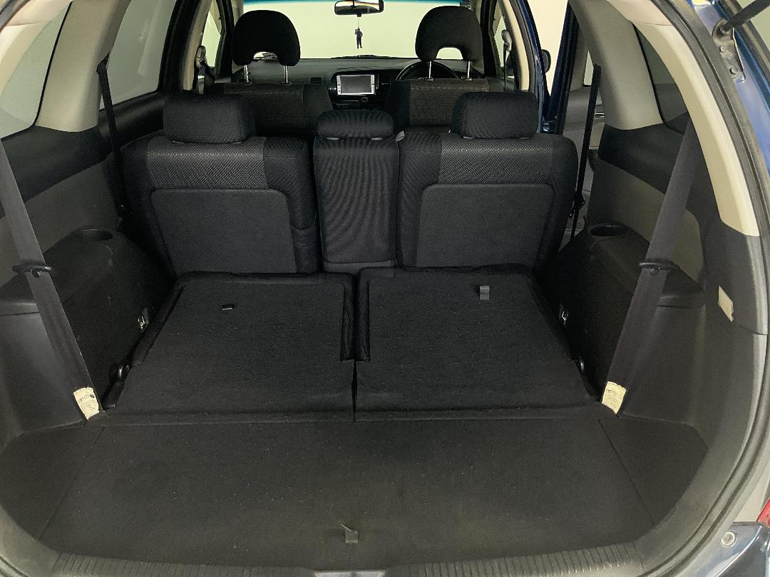 Photo '14' of Toyota Wish