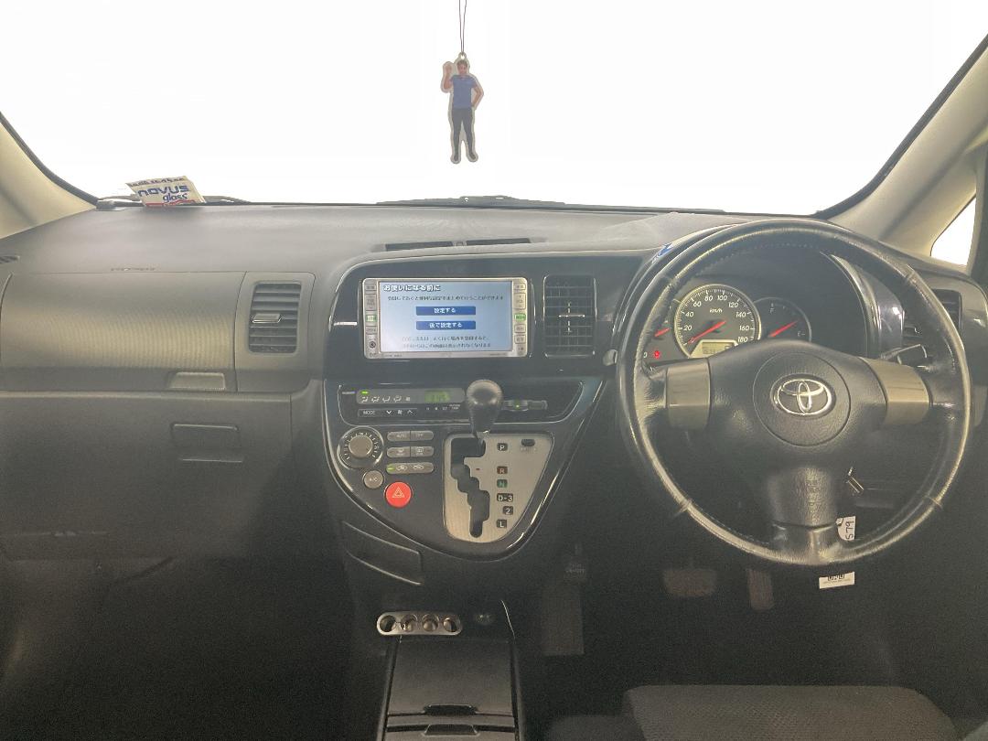 Photo '17' of Toyota Wish