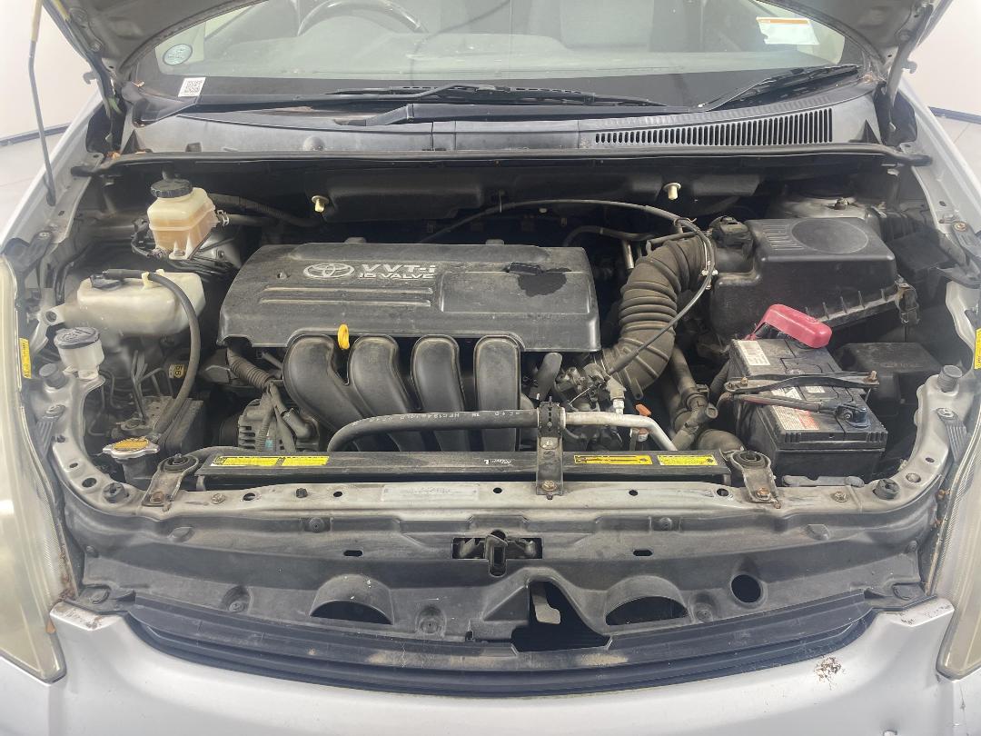 Photo '11' of Toyota Wish Photo '11' of Toyota Wish