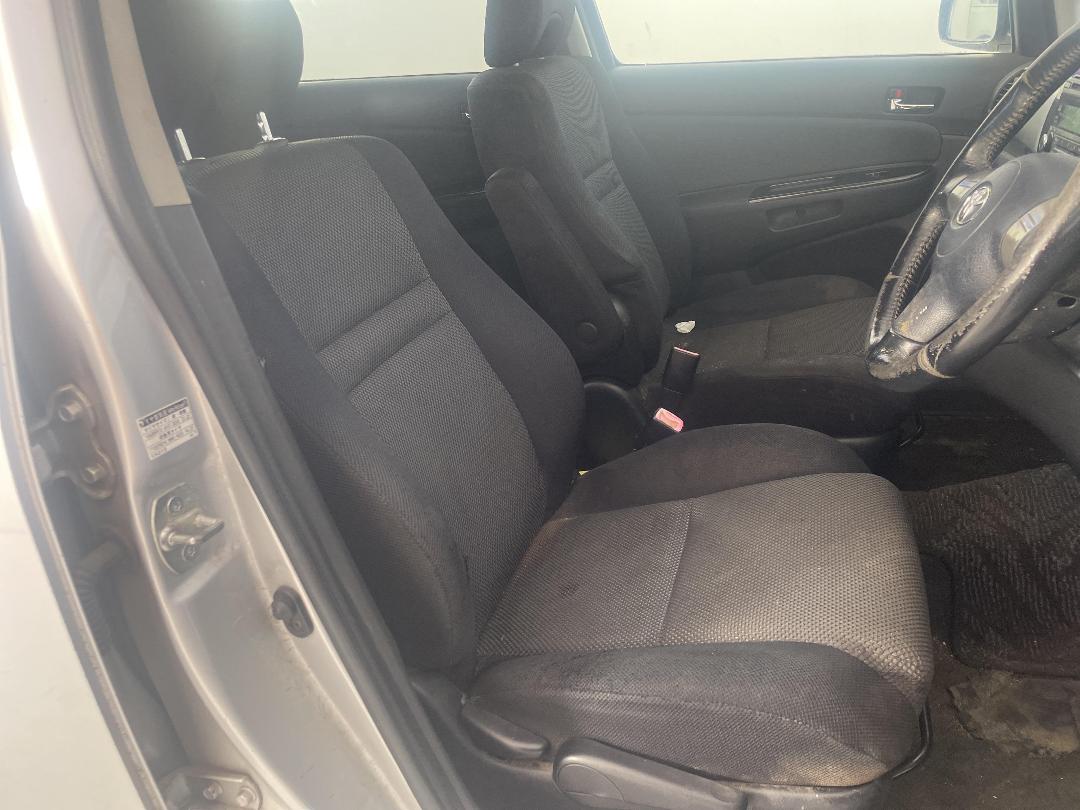 Photo '14' of Toyota Wish Photo '14' of Toyota Wish