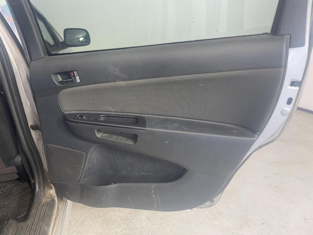 Photo '17' of Toyota Wish Photo '17' of Toyota Wish