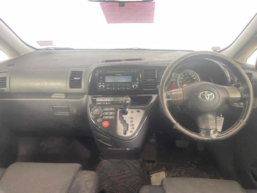 Photo '15' of Toyota Wish Photo '15' of Toyota Wish