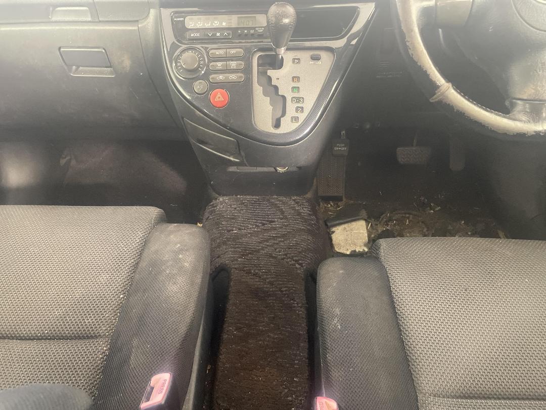 Photo '16' of Toyota Wish Photo '16' of Toyota Wish