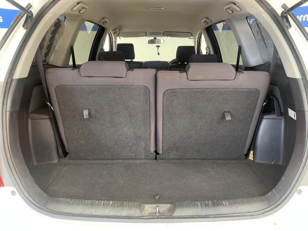 Photo '14' of Toyota Wish Photo '14' of Toyota Wish