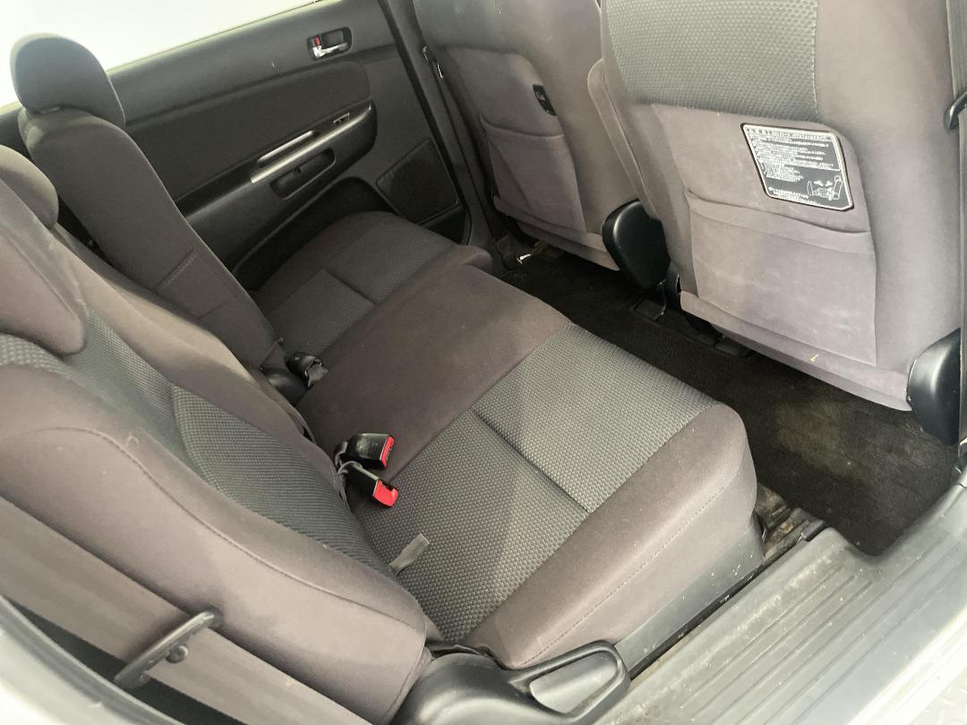 Photo '20' of Toyota Wish Photo '20' of Toyota Wish