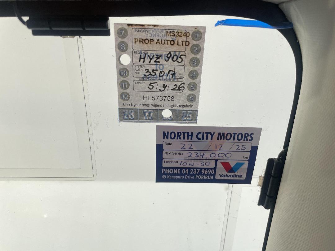 Photo '28' of Toyota Wish Photo '28' of Toyota Wish