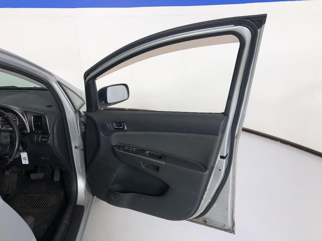 Photo '15' of Toyota Wish