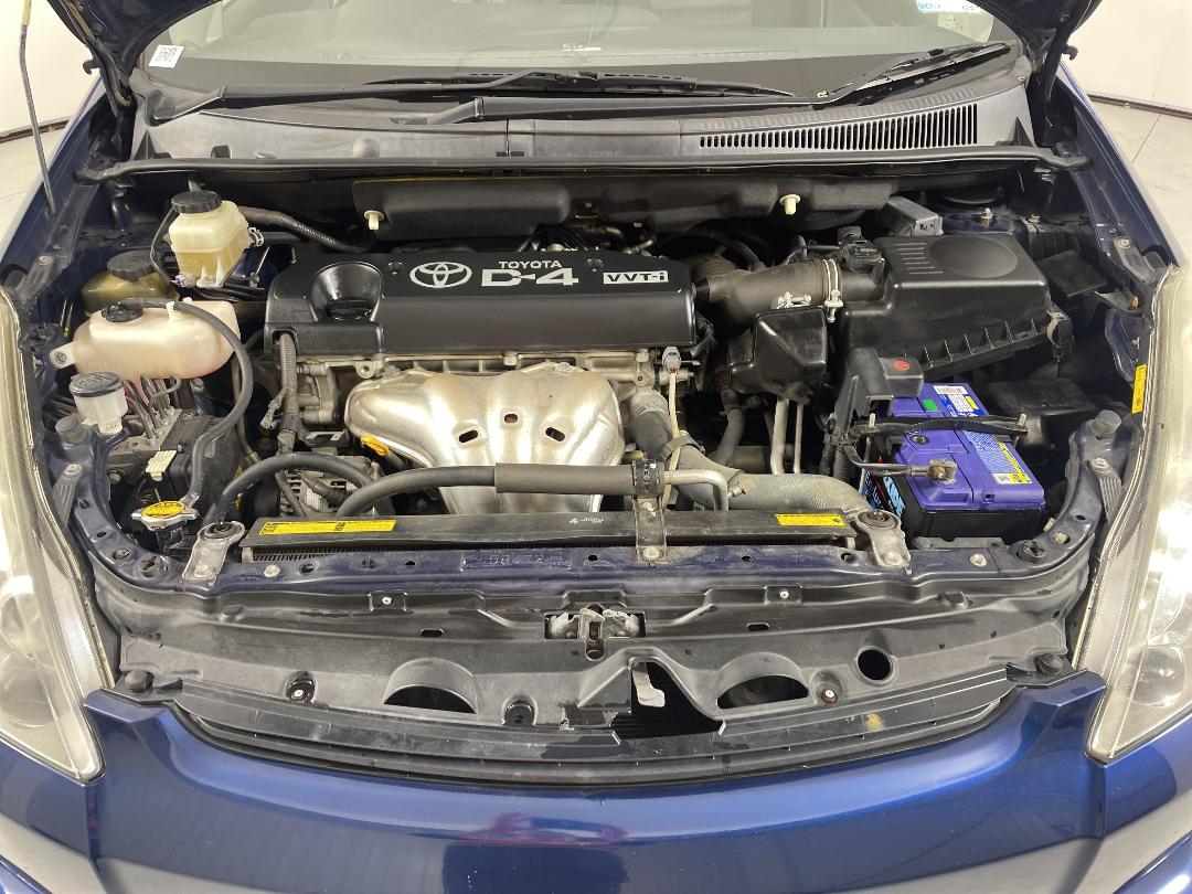 Photo '13' of Toyota Wish