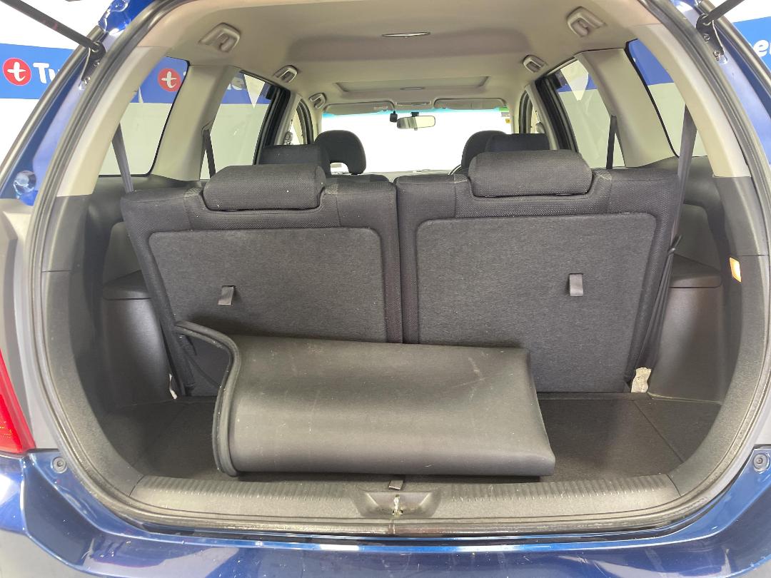 Photo '14' of Toyota Wish