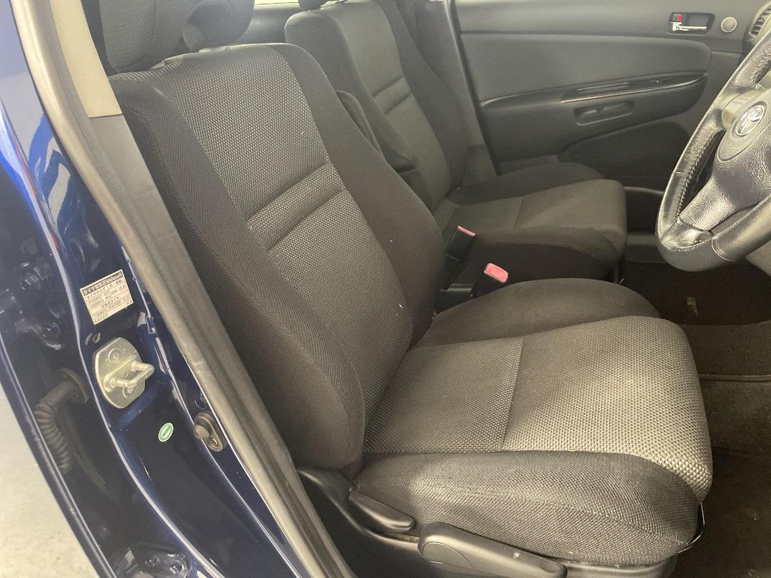 Photo '16' of Toyota Wish